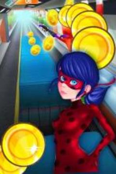 Super Adventures Ladybug Run游戏截图2