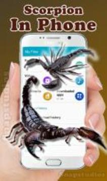 Scorpion on screen run in phone prank游戏截图2