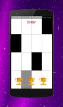 Wanna One of Piano Tiles 워너원游戏截图3