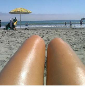 Hot Dog Sausages or Legs Quiz游戏截图1