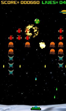 Alien Raiders (Space Invaders)游戏截图4