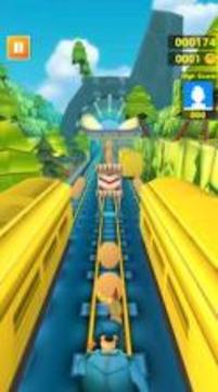 Rooster Subway Surf Run - Frenzy Chicken Escape游戏截图2