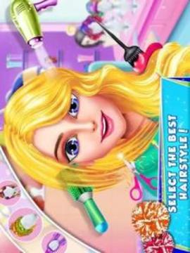 Rich Cheerleader Girl Fashion Makeover Game游戏截图3