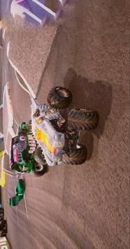 Mustang Monster Truck Stunts游戏截图4