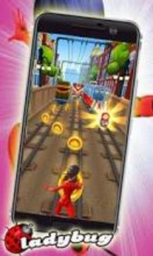 Subway Ladybug Rush - Cat 3d Run游戏截图1