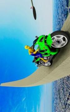 Super Hero Tricky Bike Race: Mega Ramp游戏截图1