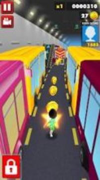 Subway Bus & Train Surf Skate Runner游戏截图2