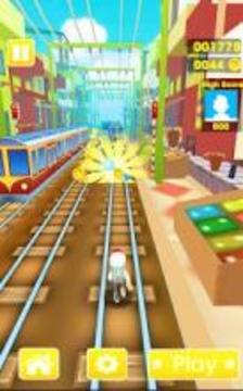 Subway Surf: Bus Rush 2018游戏截图3