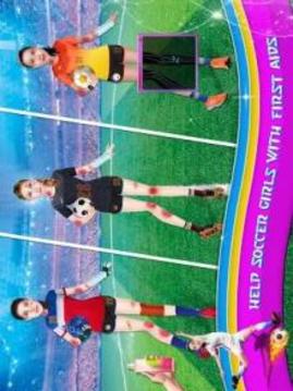 Ultimate Soccer Girls Makeover Salon游戏截图2