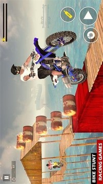 无畏特技摩托车手游戏截图3