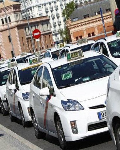 Madrid Taxi Traffic Racer截图2