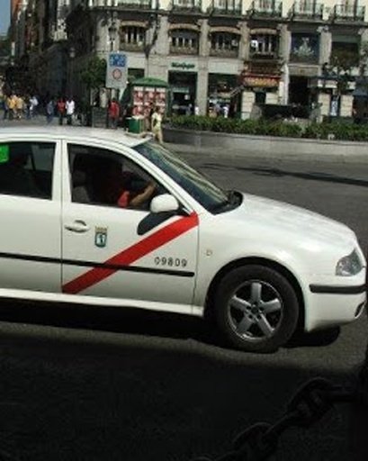 Madrid Taxi Traffic Racer截图9