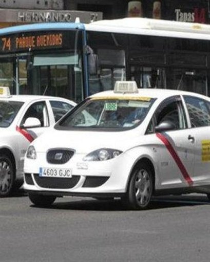 Madrid Taxi Traffic Racer截图5