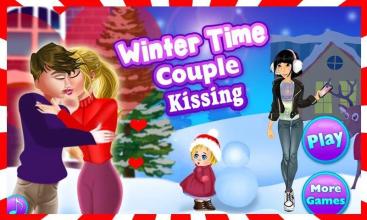 Winter Time Couple Kissing截图1