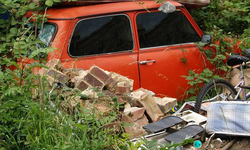 Abandoned Car Garage Escape截图1