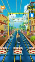 Rooster Subway Surf Run - Frenzy Chicken Escape截图1