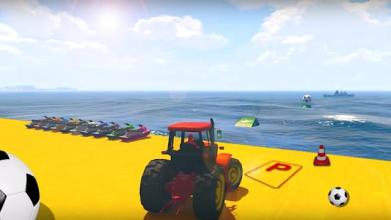 Superheroes Tractor Parking: Tractor Farming Games截图2