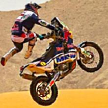 Desert Bikers Real Stunt Master Expert Simulation截图1